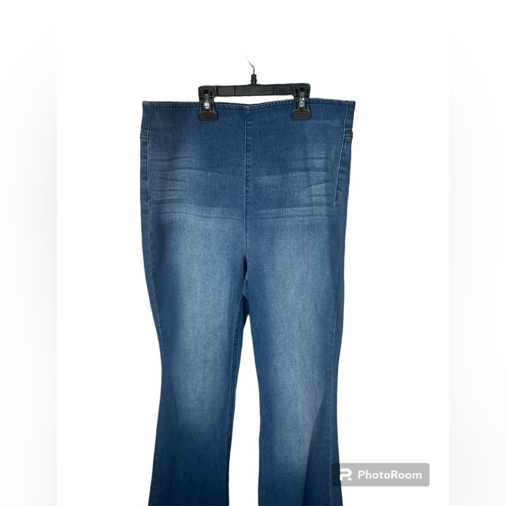 Flare Jeans - Picture 2 of 6